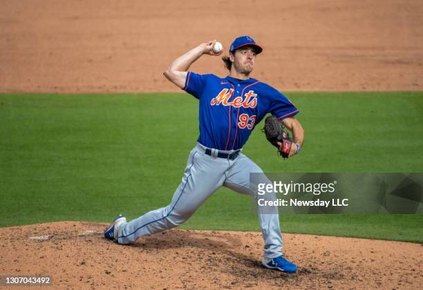 New York Mets' pitcher Matt Allan throws in the sixth inning of a spring training game against the Washington Nationals at The Ballpark of the Palm...