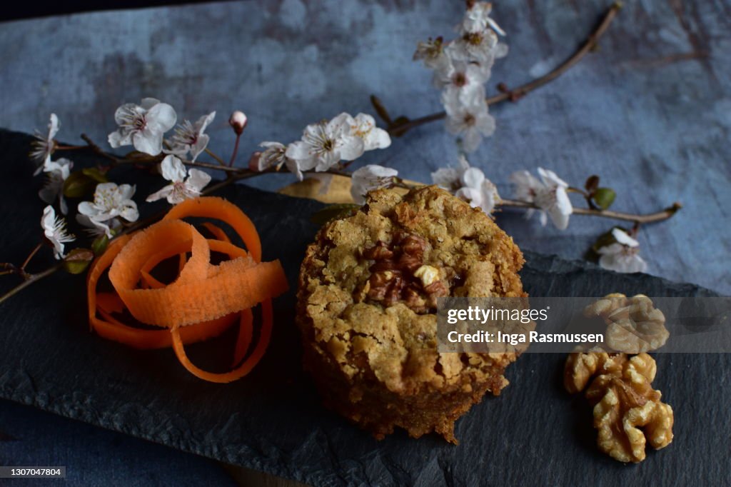 Single carrot & walnut cake