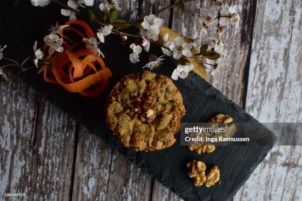 Single carrot & walnut cake