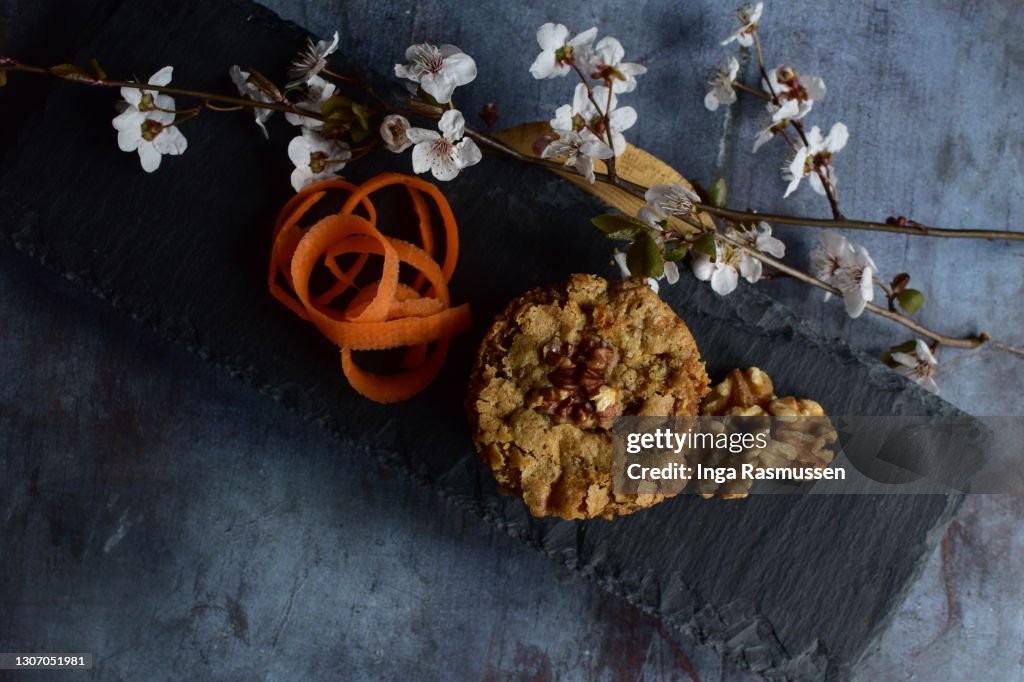 Single carrot & walnut cake