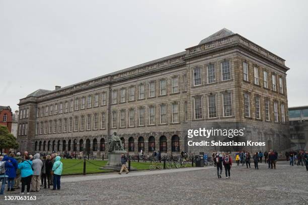 facade of the trinity college library, dublin, ireland - trinity college dublin library stock pictures, royalty-free photos & images