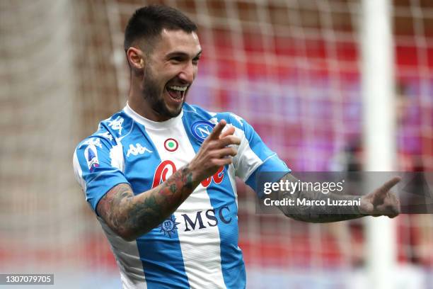 Matteo Politano of Napoli celebrates after scoring their side's first goal during the Serie A match between AC Milan and SSC Napoli at Stadio...