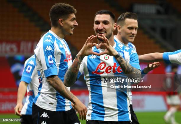 Matteo Politano of Napoli celebrates after scoring their side's first goal during the Serie A match between AC Milan and SSC Napoli at Stadio...