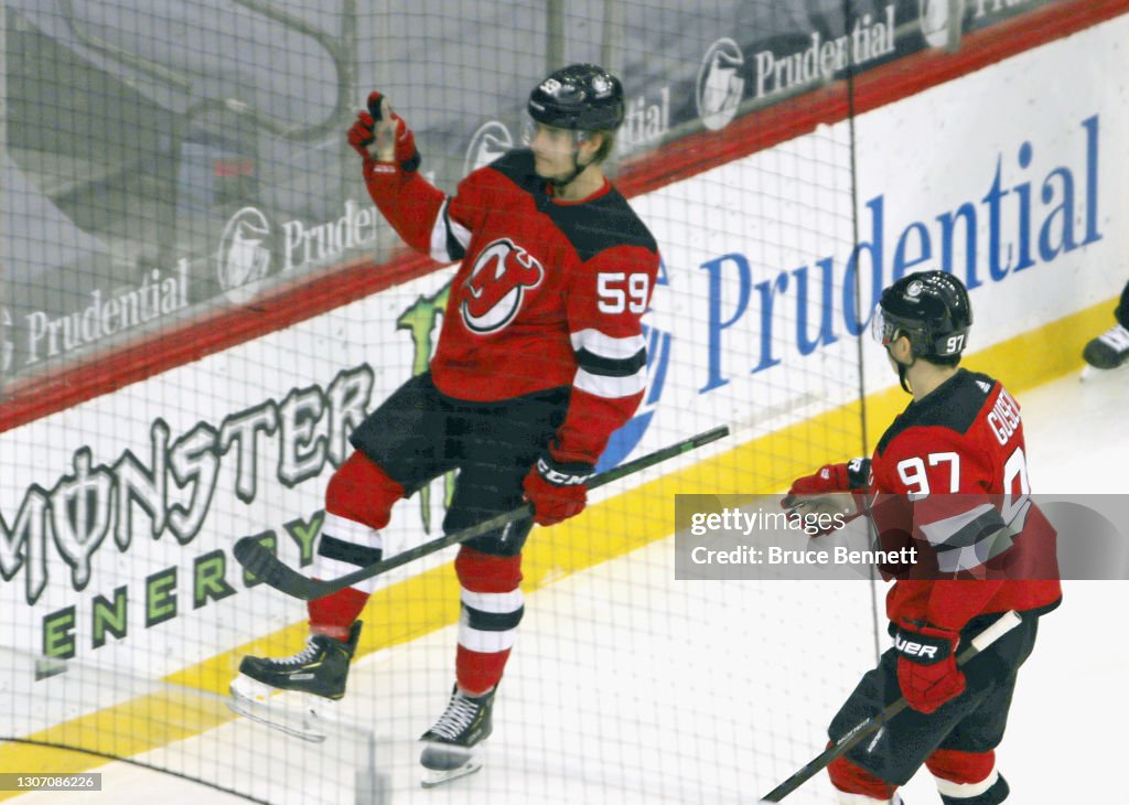 New York Islanders v New Jersey Devils