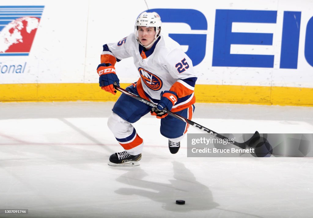 New York Islanders v New Jersey Devils