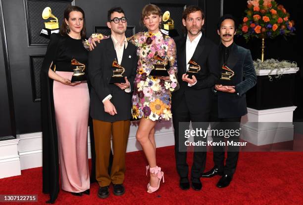 Laura Sisk, Jack Antonoff, Taylor Swift, Aaron Dessner, and Jonathan Low, winners of the Album of the Year award for ‘Folklore,’ pose in the media...