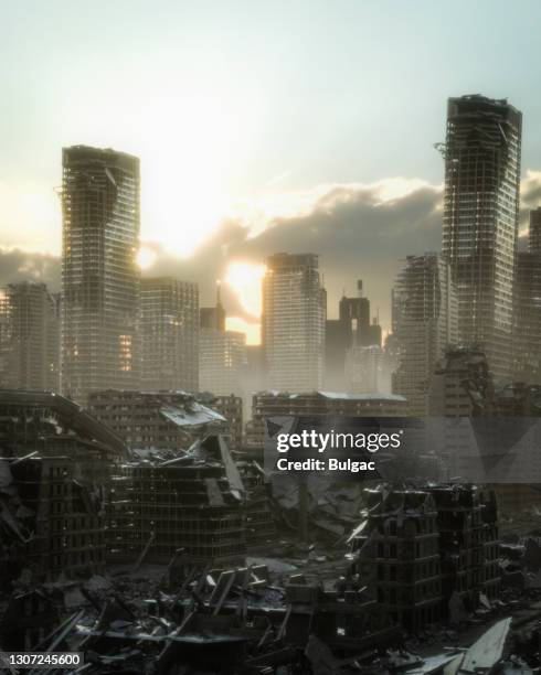 ポスト黙示録的な都市景観(夕暮れ) - earthquake ストックフォトと画像