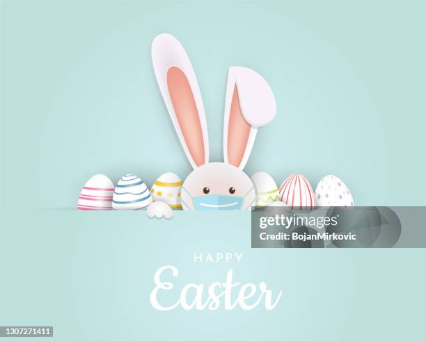 ilustraciones, imágenes clip art, dibujos animados e iconos de stock de conejo de tarjeta de pascua con mascarilla facial y huevos. vector - easter bunny mask