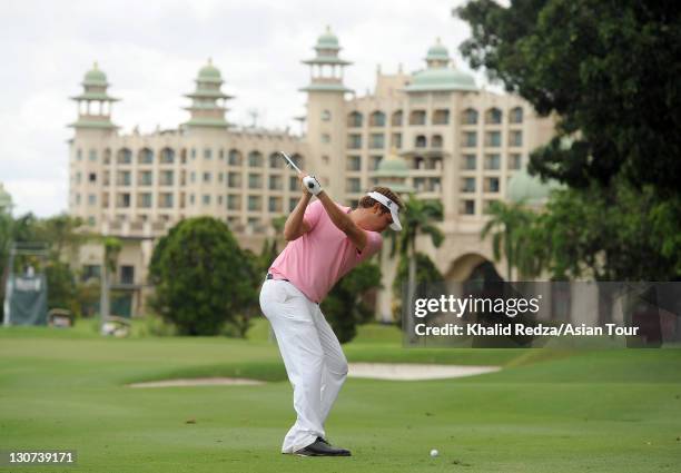 Jeff Overton of the United States in action during day three of the 2011 CIMB Asia Pacific Classic at The MINES Resort & Golf Club on October 29,...