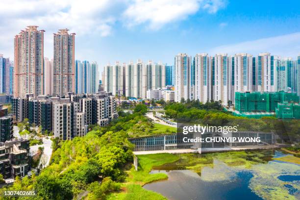gehäuse von tin shui wai, hongkong - upper house park stock-fotos und bilder