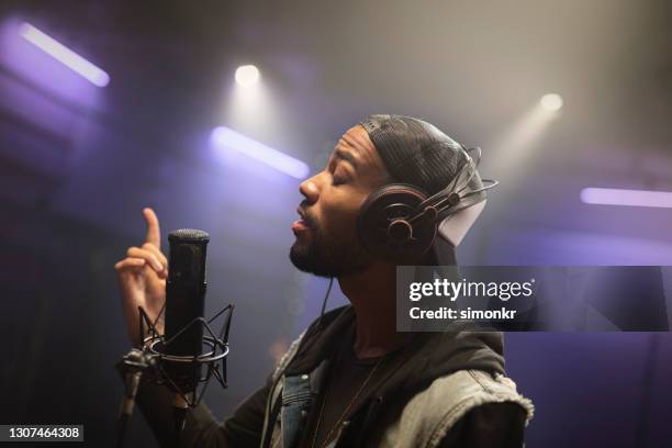 Cap Singer Photos and Premium High Res Pictures - Getty Images