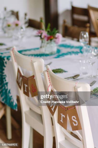 mr & mrs garland - wedding seating chart stock pictures, royalty-free photos & images