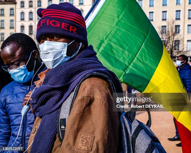 Une centaine de manifestants sénégalais se sont rassemblés pour demander la démocratie au Sénégal, le départ du président et la libération des...