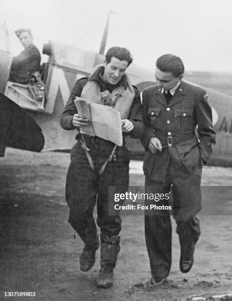 Photo biplan francais avec pilote, soldat et mecaniciens (?) Photo biplan francais avec pilote, soldat et mecaniciens (?)