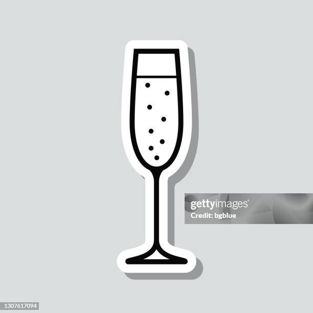 glas champagner. icon-aufkleber auf grauem hintergrund - champagnerglas stock-grafiken, -clipart, -cartoons und -symbole