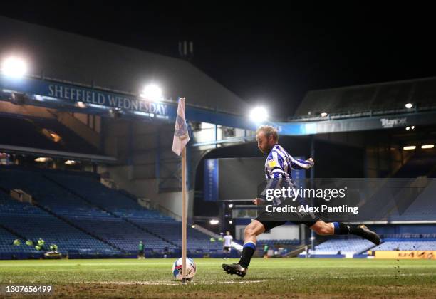 Barry Bannan of Sheffield Wednesday takes a corner during the Sky Bet Championship match between Sheffield Wednesday and Huddersfield Town at...