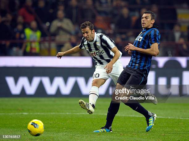 Lucio Inter Lucio Fc Juventus Photos and Premium High Res Pictures - Getty Images