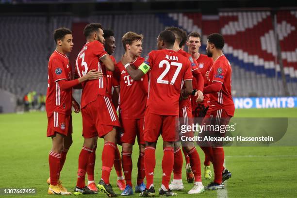 Players of FC Bayern München celebrate the second team goal during the UEFA Champions League Round of 16 match between Bayern München and SS Lazio at...