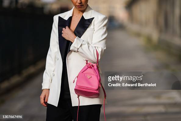 Anna Assous @disruptive_beaute wears a white oversize jacket with ...
