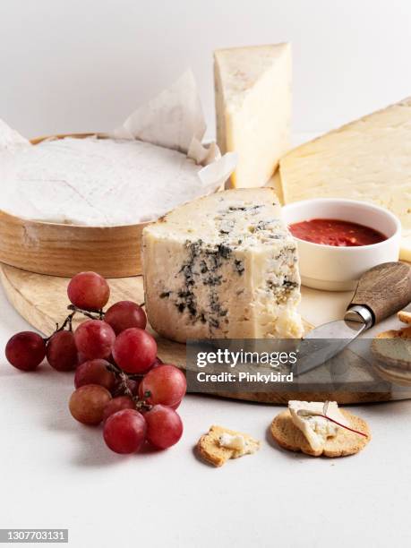 blue cheese, roquefort cheese, artisan cheeses, cheese, - roquefort cheese stock pictures, royalty-free photos & images
