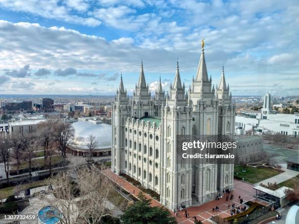 salt lake city cityscape with mormon temple, temple square, utah, usa - mormonism imagens e fotografias de stock