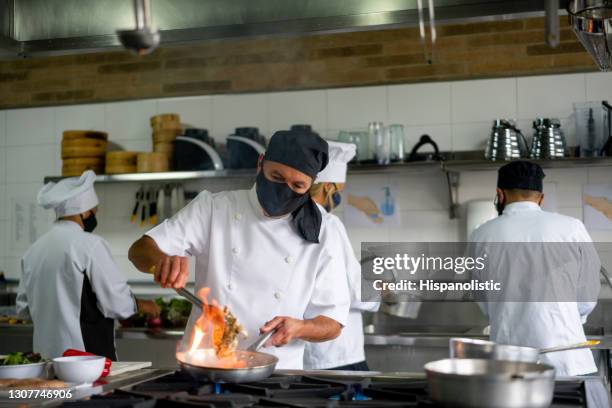 Cooking Full Mask Restaurant Kitchen Mask Photos and Premium High Res Pictures - Getty Images