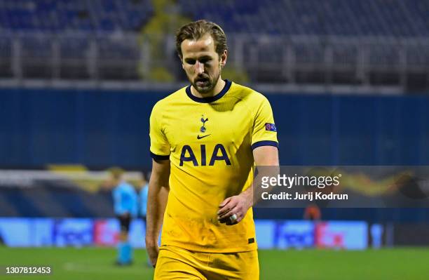 Harry Kane of Tottenham Hotspur looks dejected following defeat in the UEFA Europa League Round of 16 Second Leg match between Dinamo Zagreb and...