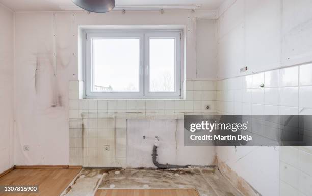 renovation kitchen hdr - dirty oven stock pictures, royalty-free photos & images