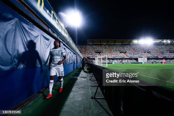 General view inside the stadium as Gerson Rodrigues of Dynamo Kyiv walks off the pitch after being substituted during the UEFA Europa League Round of...