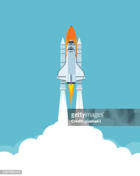 ilustraciones, imágenes clip art, dibujos animados e iconos de stock de lanzamiento del transbordador espacial - nave espacial