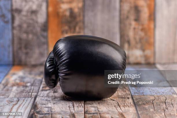 boxing glove - boxing glove stockfoto's en -beelden