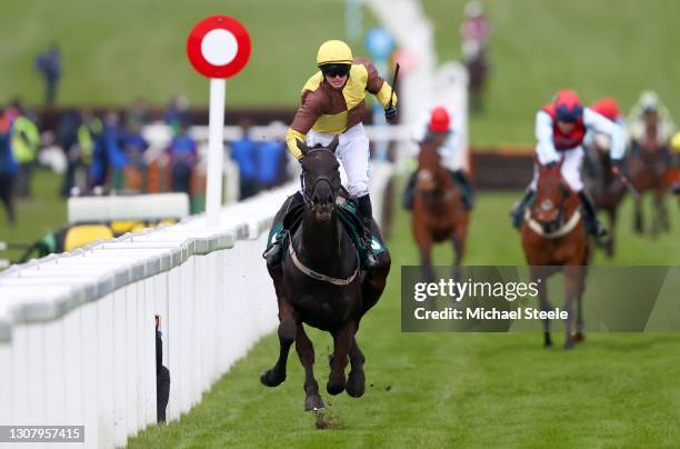 Galopin Des Champs ridden by Sean O'Keeffe crosses the line to win the Martin Pipe Conditional Jockeys' Handicap Hurdle race on Day Four of the...