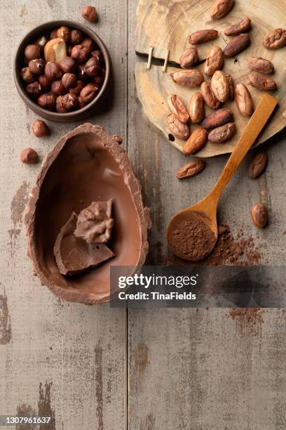 indulgencia de las vacaciones de pascua. - huevo de pascua fotografías e imágenes de stock