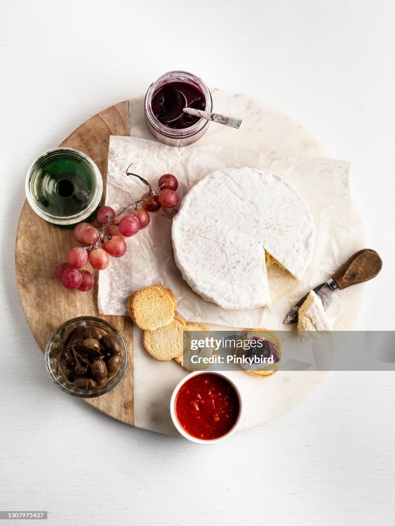 Brie Ost, Artisan ostar, Camembert ost, Vit mögelost, Camembert ost traditionell franska,