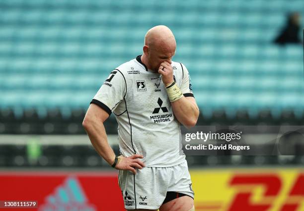 Matt Garvey of Gloucester looks dejected after their defeat during the Gallagher Premiership Rugby match between Harlequins and Gloucester at...