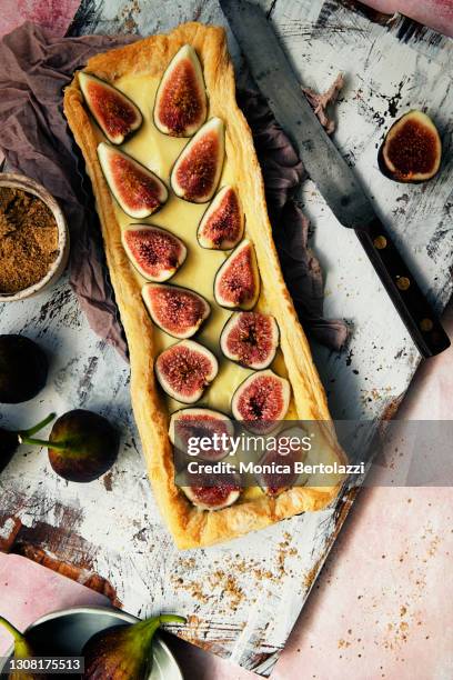 fresh fig and custard cake - fig stock pictures, royalty-free photos & images