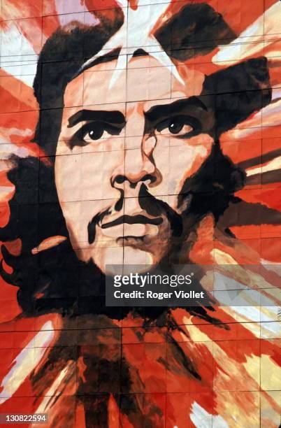 Large scale portrait of Argentine Marxist revolutionary Ernesto 'Che' Guevara in Havana, Cuba, 1988.