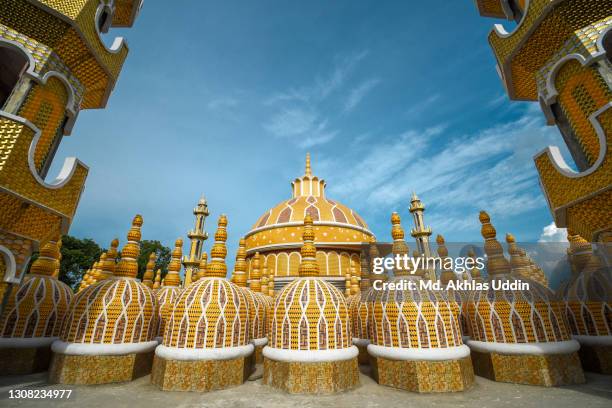 201 dome mosque - cultura del bangladesh foto e immagini stock