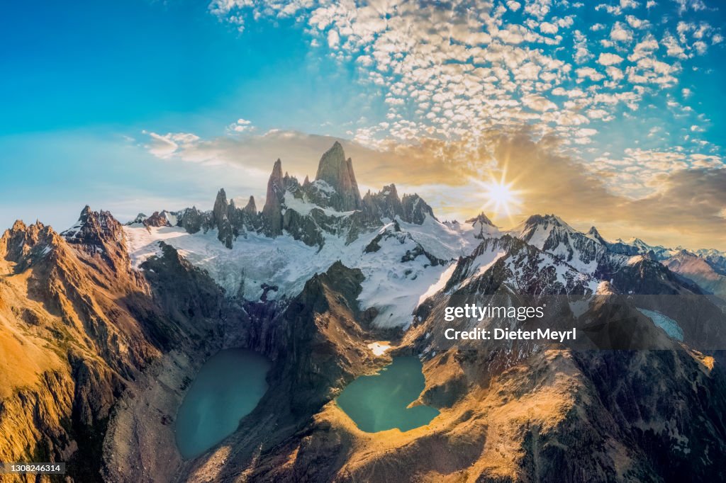 Mount Fitz Roy med Laguna de los Tres och laguna Sucia, Patagonia, Argentina