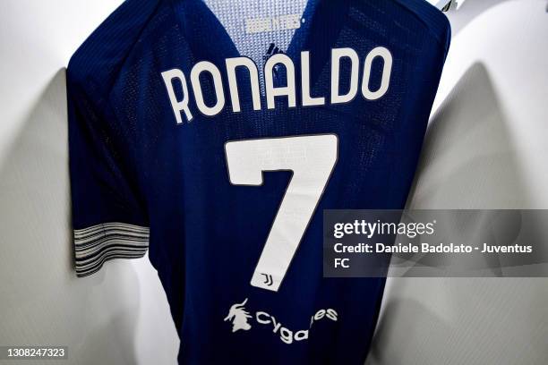 The shirt of Cristiano Ronaldo is displayed inside the Juventus' dressing room ahead of the Serie A match between Juventus and Benevento Calcio at...