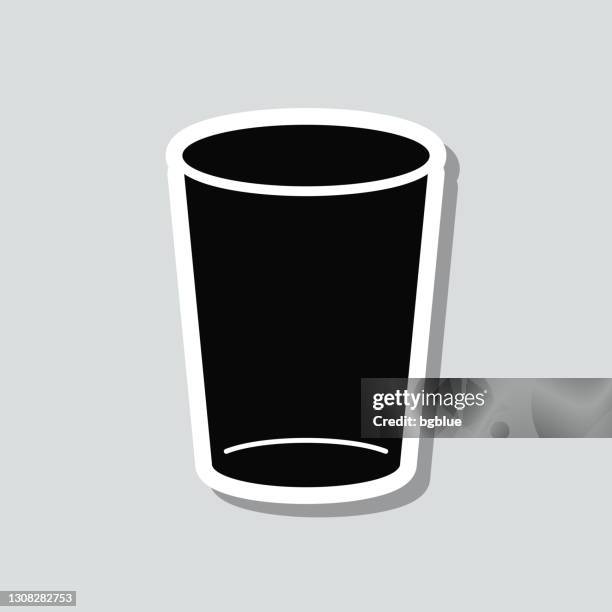 119 Ilustraciones de Vaso Vacio - Getty Images 119 Ilustraciones de Vaso Vacio - Getty Images