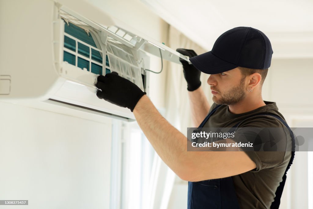 Cleaning air conditioner