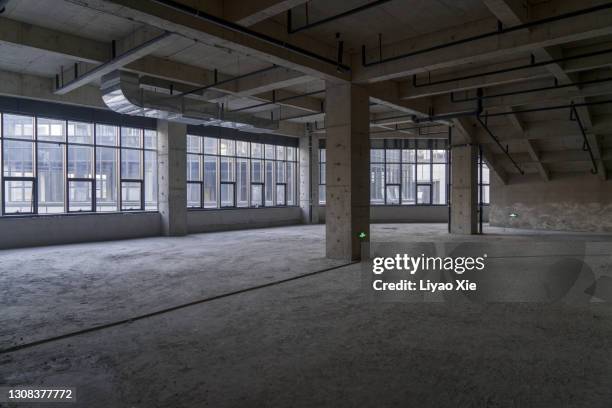 empty space in a construction site - rohbau haus stock-fotos und bilder