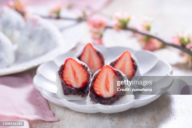 strawberry daifuku, strawberry wrapped in mochi - strawberry blossom stock pictures, royalty-free photos & images