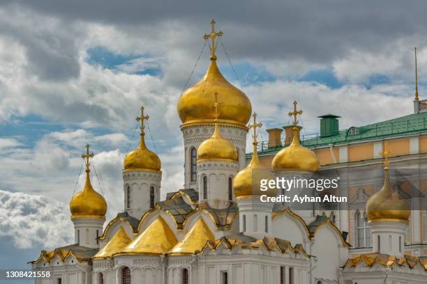 the cathedral of the annunciation in moscow, russia - annunciation cathedral stock pictures, royalty-free photos & images