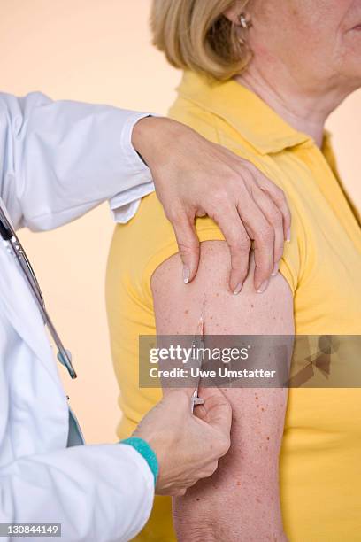 Patient Arm Injection 70 Upper Arm Injection Stock Photos, High-Res Pictures, and Images ...