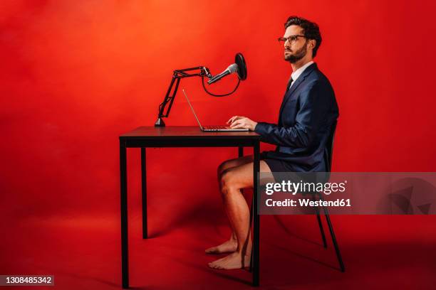Man With Computer Microphone Microphone Computer Person Photos and Premium High Res Pictures - Getty ...