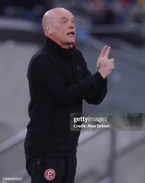 Head coach Uwe Roesler Of Duesseldorf reacts during the Second Bundesliga match between Fortuna Düsseldorf and VfL Bochum 1848 at Merkur Spiel-Arena...