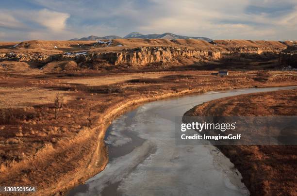 incredible view at writing-on-stone provincial park in alberta canada - alberta badlands stock pictures, royalty-free photos & images