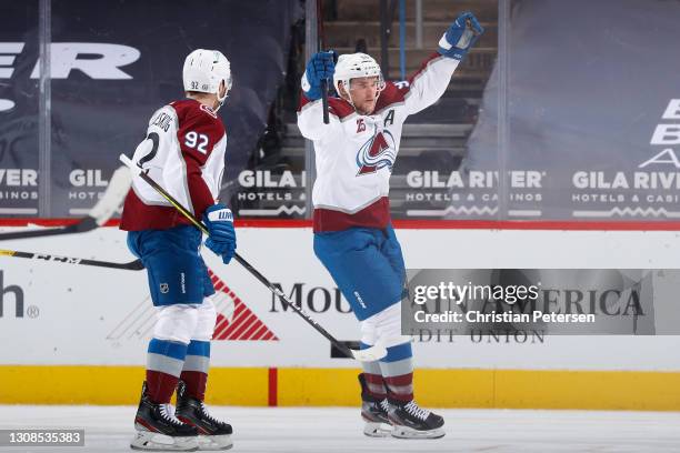 Colorado Avalanche v Arizona Coyotes, News Photo